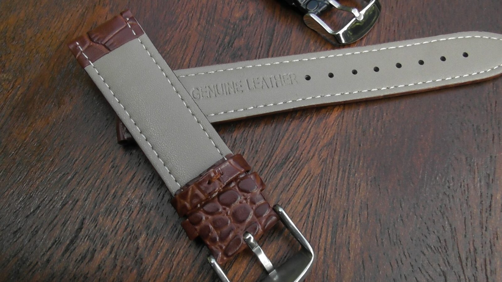 crocodile alligator pattern rear of watch strap
