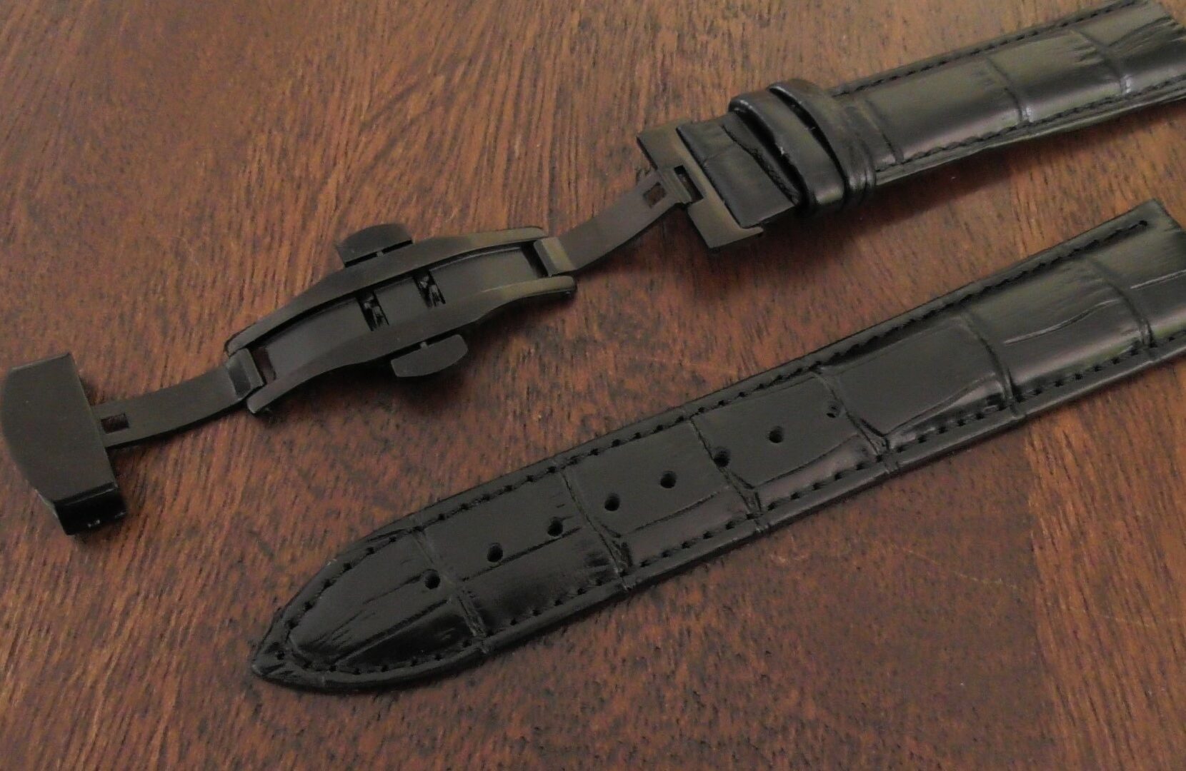 maleny black leather black clasp strap