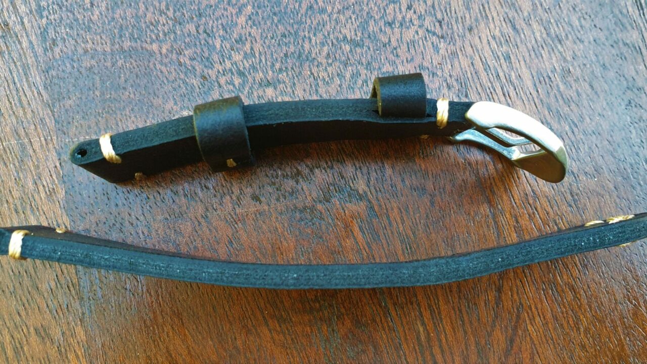 ninderry leather strap side view showing leather grain