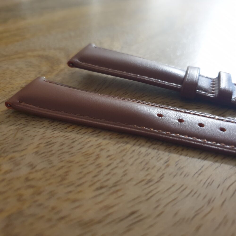Coolum Plain Light Brown leather watch side view showing padding thickness